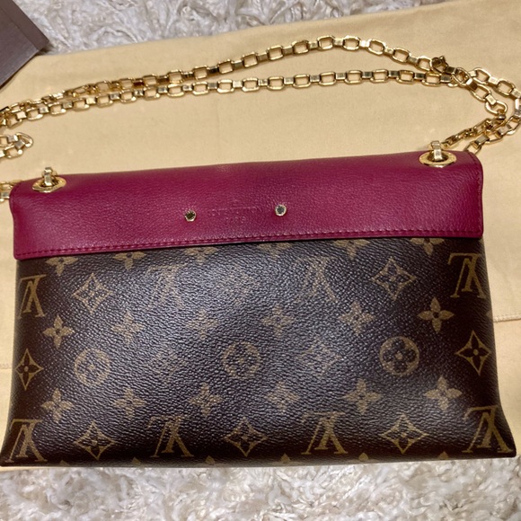 LOUIS VUITTON Chain Monogram in Aurore - Picture 7 of 9